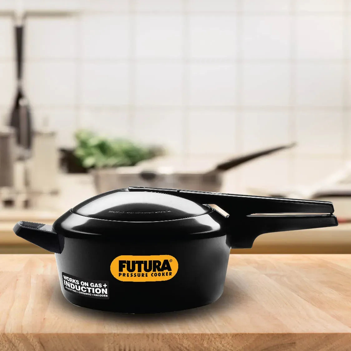 Hawkins Futura Hard Anodised Pressure Cooker (4 Litre, Induction Compatible) (IFP 40)
