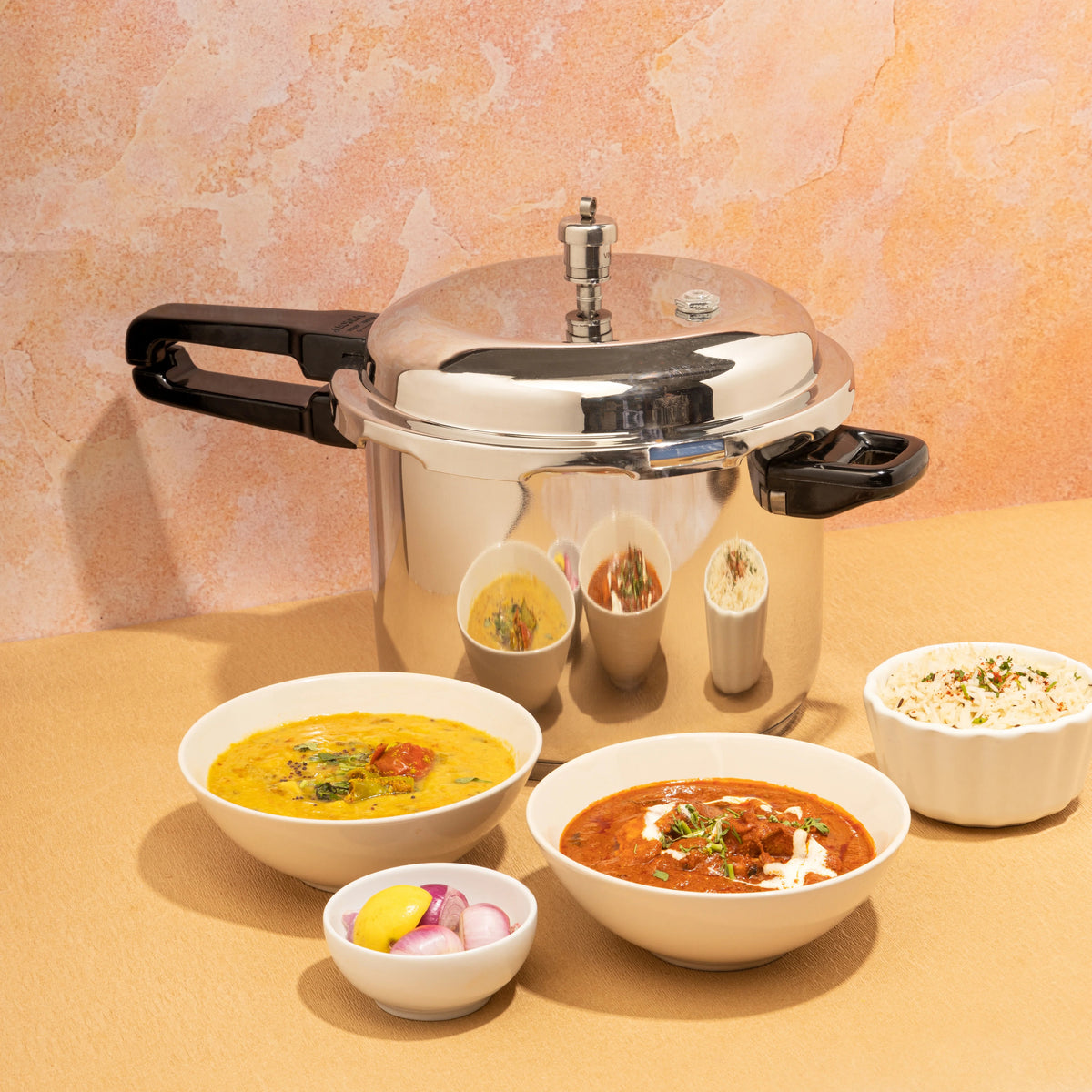 Vinod 18/8 Stainless Steel Outer Lid Pressure Cooker, Induction Friendly (2 L)