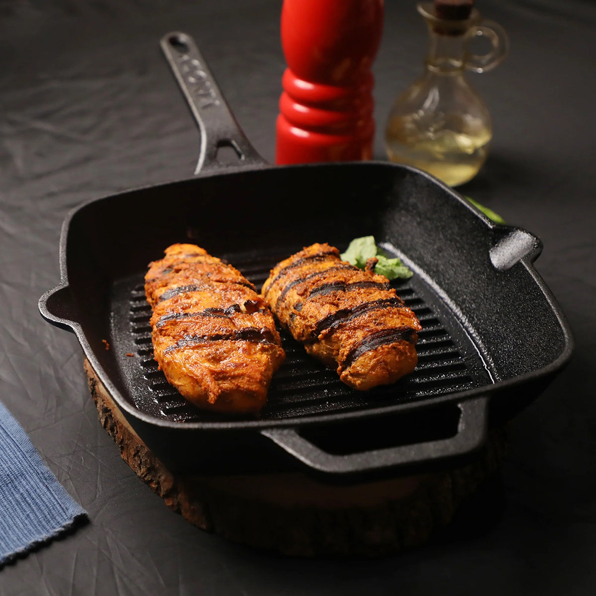 Vinod Legacy Pre-Seasoned Cast Iron Square Griddle (24 cm)